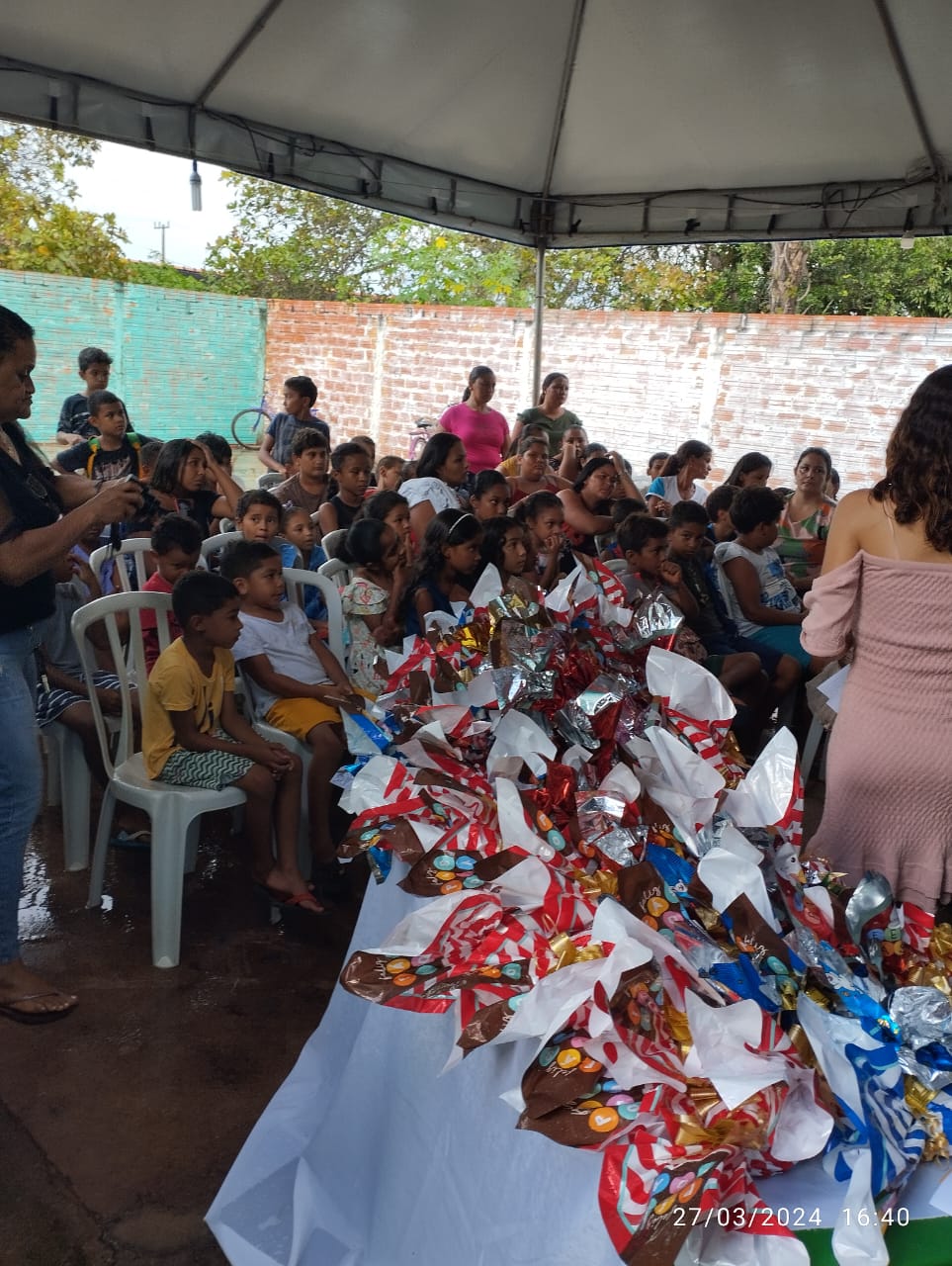 Oficina de Fabricação de Ovos de Páscoa organizada pelo Serviço de Convivência e Fortalecimento de Vínculo